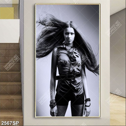 Tranh trắng đen cô gái xinh đẹp bung xõa mái tóc treo spa