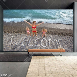 Tranh mẹ và bé vui vẻ trên bãi sỏi treo spa