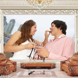 Tranh spa cặp đôi vui vẻ uống sâm phanh ăn bánh