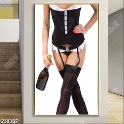 Tranh spa người đẹp gợi cảm cầm chai rượu vang