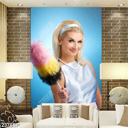 Tranh spa người đẹp cầm chổi lông gà