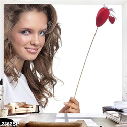 Tranh cô gái xinh đẹp cầm trái tim đỏ trang trí tường spa