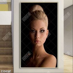 Tranh spa cô gái xinh đẹp với mái tóc búi cao