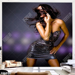 Tranh spa cô nàng bung xõa mái tóc che đi gương mặt