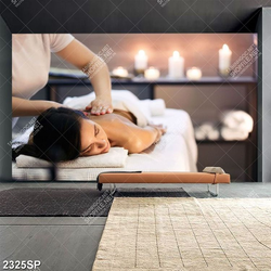 Tranh spa cô gái nằm mát xa thư giãn