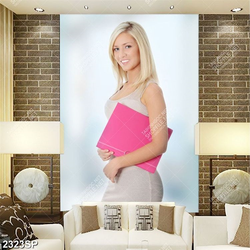 Tranh spa cô gái tóc vàng xinh đẹp