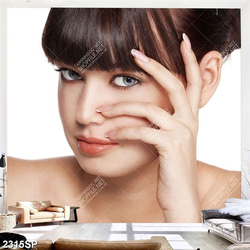 Tranh cô gái xinh đẹp in canvas treo tường spa