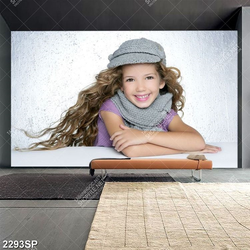 Tranh spa cô bé tóc dài dễ thương