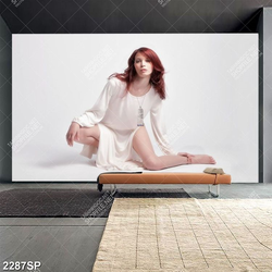 Tranh cô gái mặc váy trắng in canvas treo spa