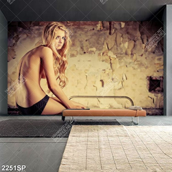 Tranh cô gái bán khỏa thân in canvas treo spa