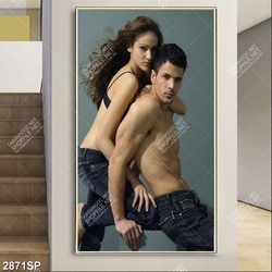 Tranh spa cặp đôi trai gái đứng tựa bên nhau