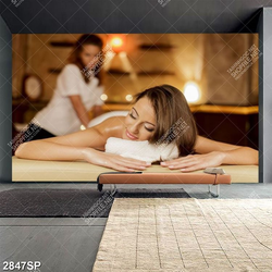 Tranh người đẹp nằm mát xa thư giãn trong spa