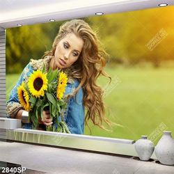 Tranh cô gái ôm bó hoa hướng dương in canvas treo spa