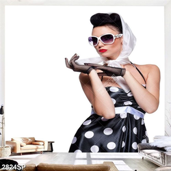 Tranh quý cô xinh đẹp trong chiếc đầm bi trắng treo spa