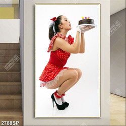 Tranh spa cô gái mặc váy đỏ ngồi bưng đĩa bánh kem socola