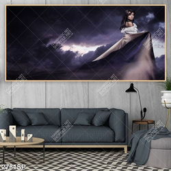 Tranh treo spa nghệ thuật người đẹp đứng dưới bầu trời đêm