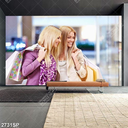 Tranh spa hai cô nàng đi mua sắm