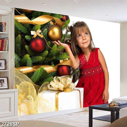 Tranh spa cô bé nhỏ bên cây thông noel
