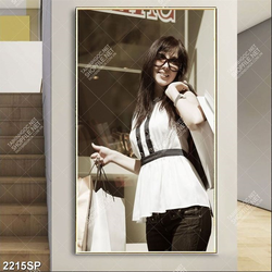 Tranh treo spa cô nàng thích mua sắm