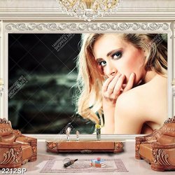 Tranh in canvas cô gái trẻ xinh đẹp treo spa