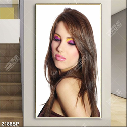 Tranh cô gái với đôi mắt make up nổi bật treo spa