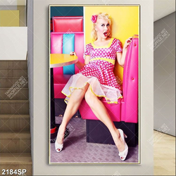 Tranh cô nàng sắc màu treo spa