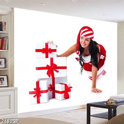 Tranh treo spa cô gái xếp những hộp quà noel