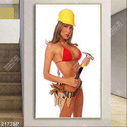 Tranh spa cô nàng mặc bikini đỏ khoe vòng một nóng bỏng