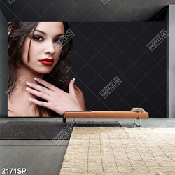 Tranh spa cô gái to son đỏ gợi cảm