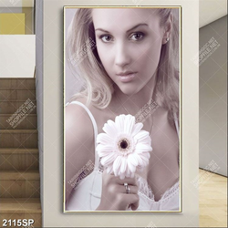 Tranh spa cô gái xinh đẹp nhẹ nhàng