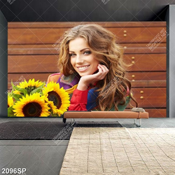 Tranh spa cô gái xinh đẹp cầm bó hoa hướng dương