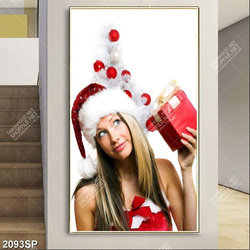 Tranh spa người mẫu noel cầm hộp quà đỏ