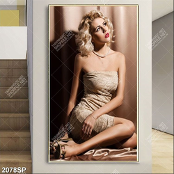 Tranh spa cô nàng tóc vàng xinh đẹp