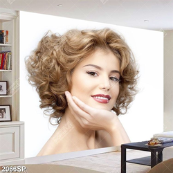 Tranh spa cô nàng tóc vàng xinh đẹp