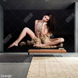 Tranh spa cô gái chiếc khăn lông che đi cơ thể