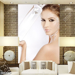 Tranh spa cô gái với gương mặt đính hạt