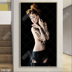 Tranh spa người mẫu bán khỏa thân gợi cảm