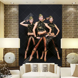 Tranh treo tường spa những cô lính gợi cảm