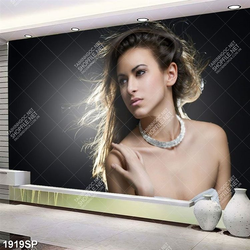 Tranh spa cô gái với gương mặt xinh đẹp