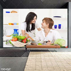 Tranh spa đôi trai gái vui vẻ nấu ăn trong bếp