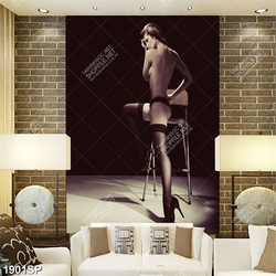 Tranh spa người mẫu bán khỏa thân gợi cảm