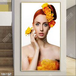 Tranh spa người đẹp với mái tóc cài hoa