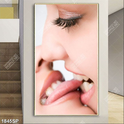 Tranh spa hai gương mặt cô gái