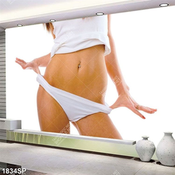 Tranh thân hình gợi cảm của cô gái trẻ