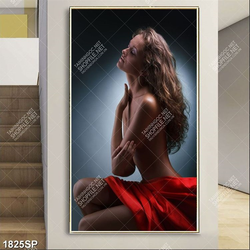 Tranh tấm khăn đỏ che đi vòng ba của cô người mẫu