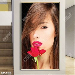 Tranh cô gái với đôi môi hồng gợi cảm in uv