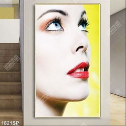 Tranh gương mặt cô gái ngước nhìn