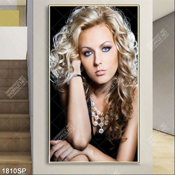 Tranh cô nàng tóc vàng xinh đẹp in uv