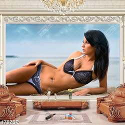 Tranh người mẫu bikini nằm tạo dáng bên bãi biển