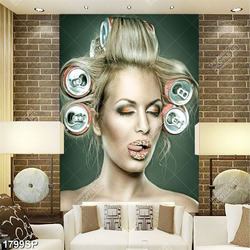 Tranh nghệ thuật treo tường spa cô gái quấn tóc bằng lon nước ngọt